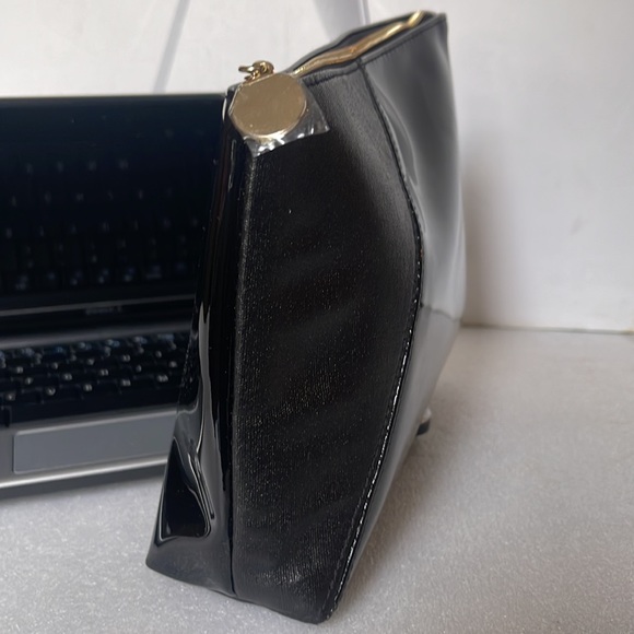 Yves Saint Laurent Beauty Black Patent Leather Cosmetic Bag. - Picture 4 of 11